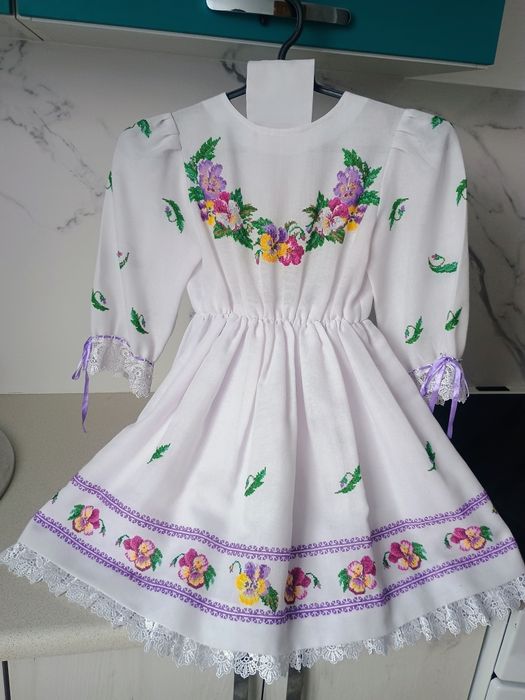 Вишите плаття сукня на дівчинку