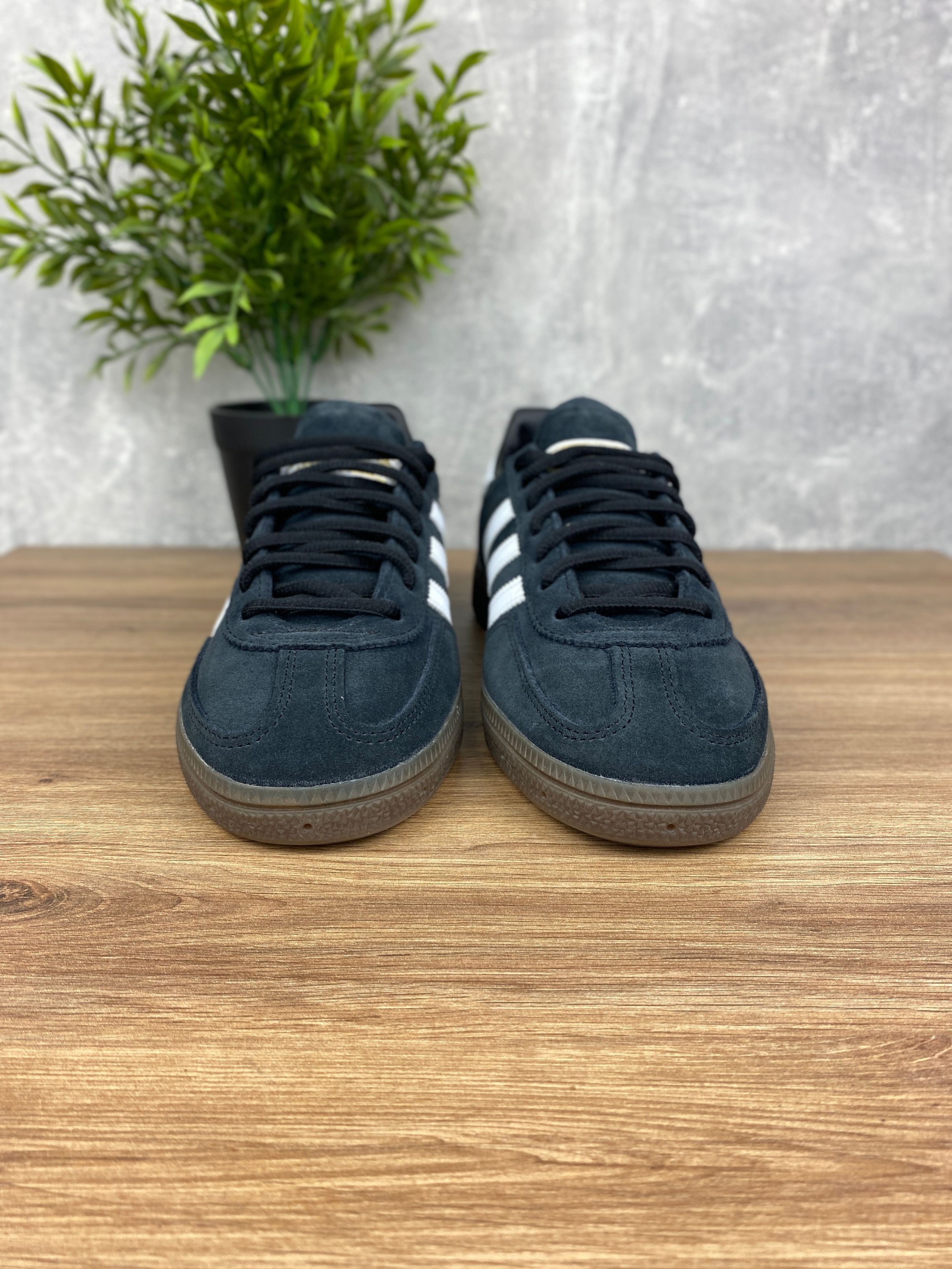 Adidas Handball Spezial r. 38 – czarne sneakersy retro