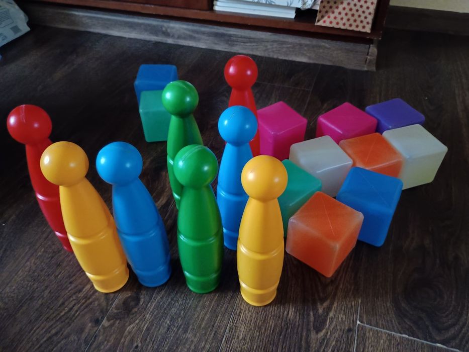 Kręgle i kostki dla malucha