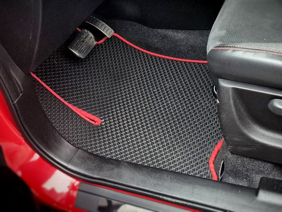 Suzuki Vitara 2015+ Коврики EVA (черные)