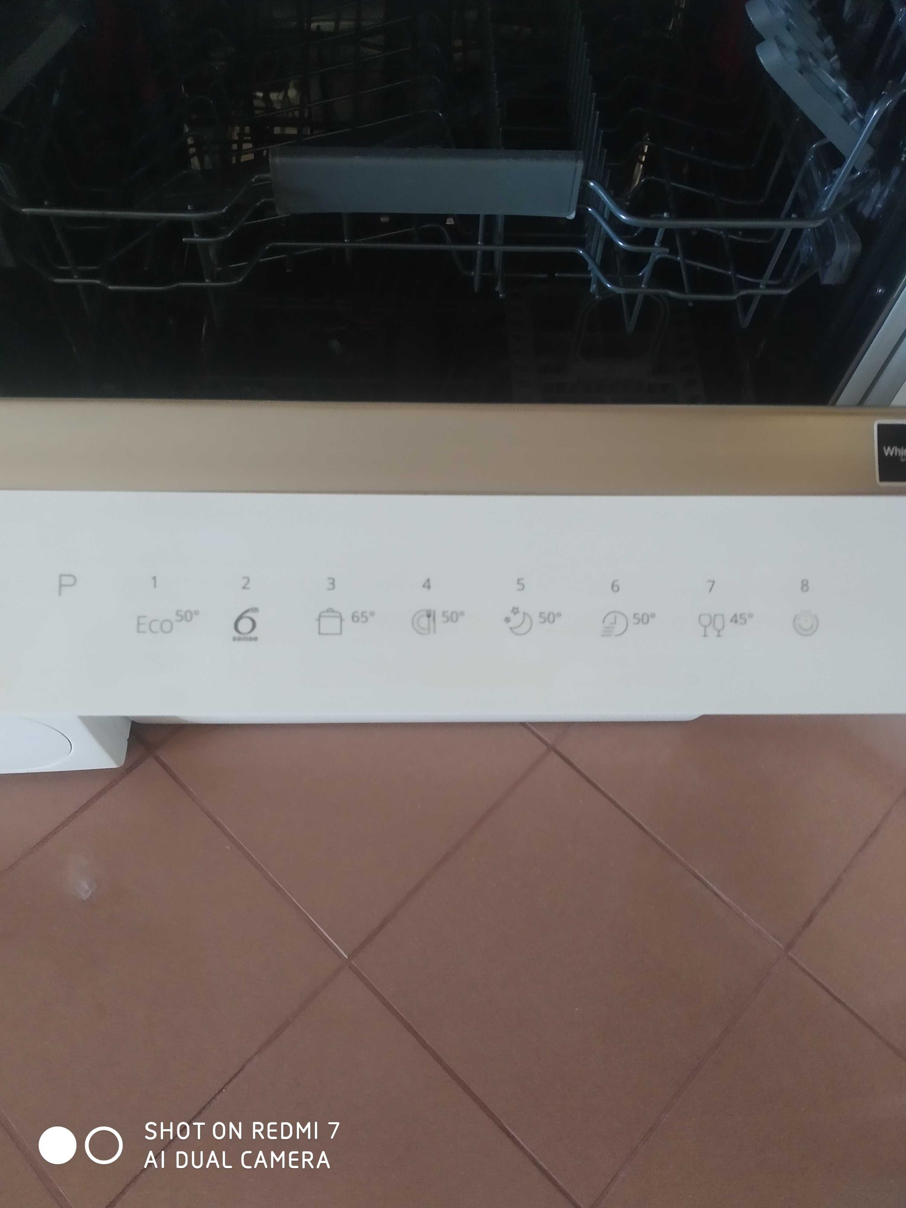 Máquina lavar loiça semi nova