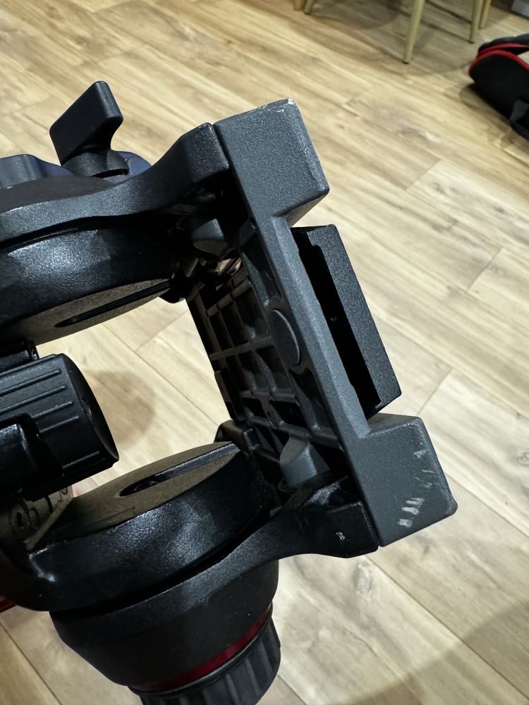 statyw manfrotto z głowicą 546GB Głowica Manfrotto MVH502A