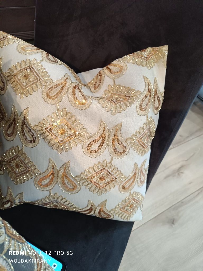 Bieżnik nowy z kompletem poszewek Glamour