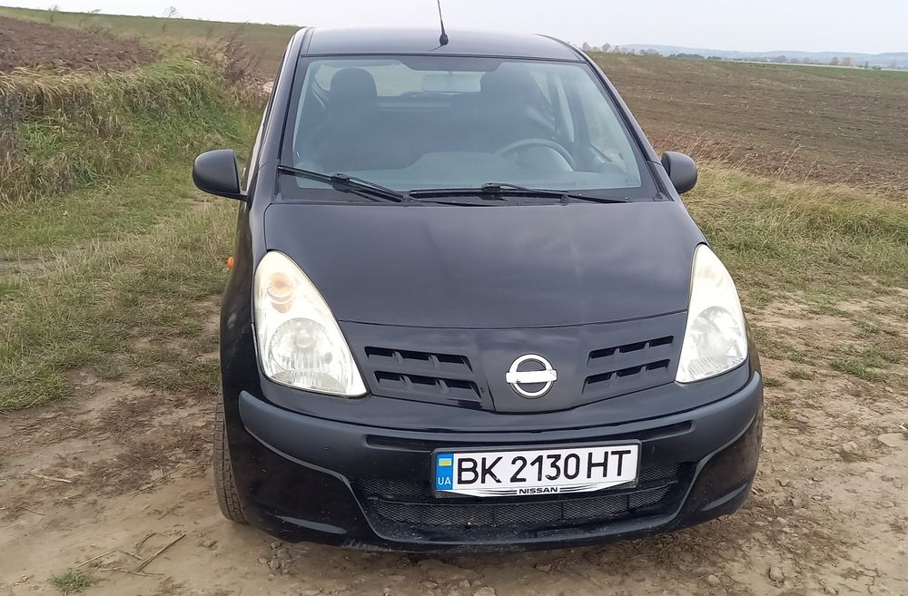 Nissan pixo 2010