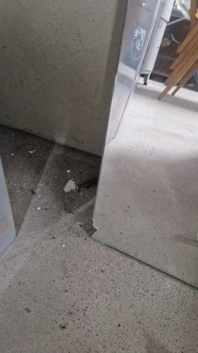 Espelho com luz (com pequeno defeito)