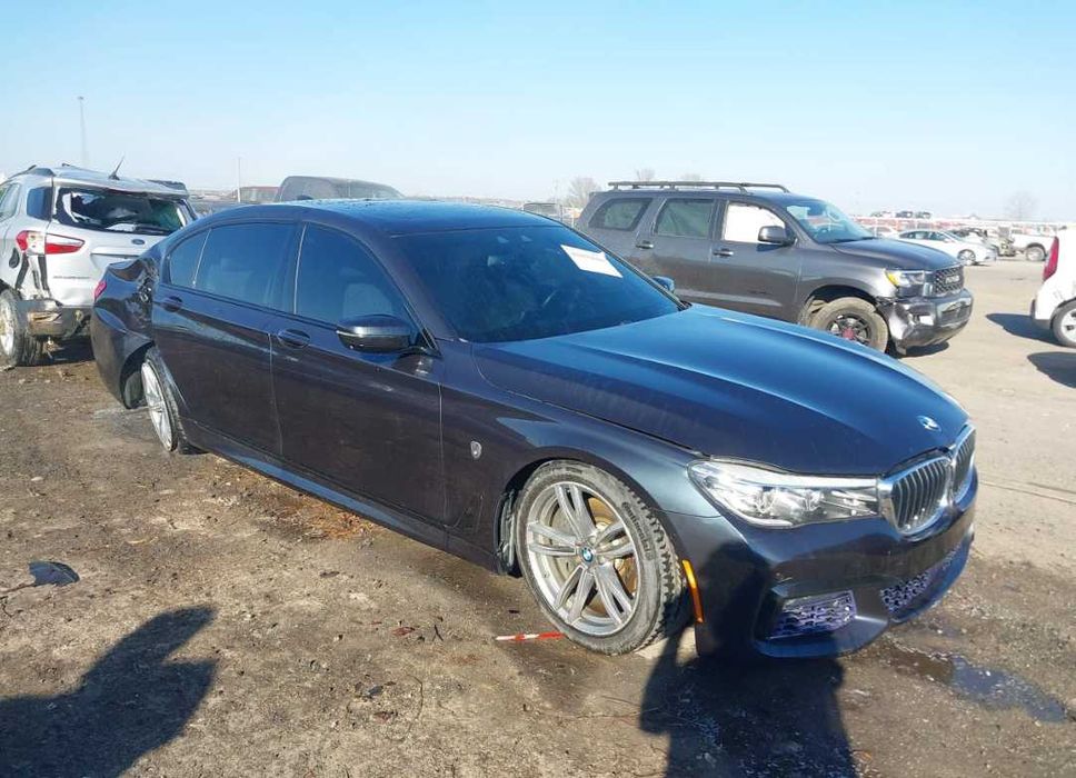 Двері права сторона BMW 7 G11 дверь бмв розборка шрот