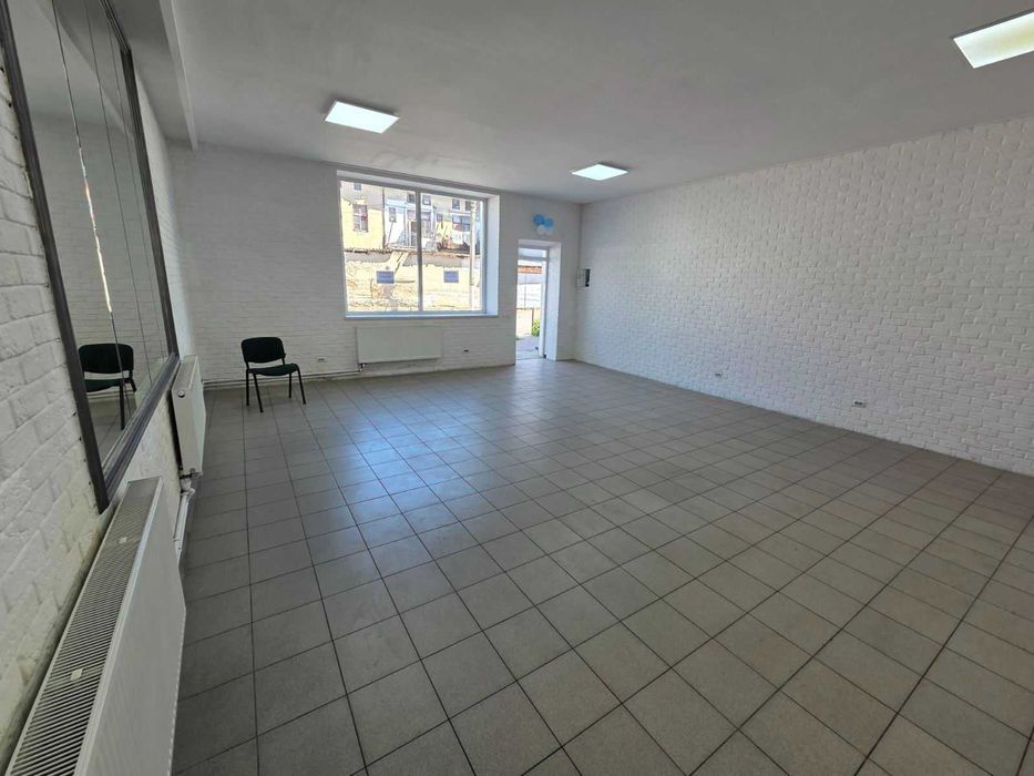 нежитлове приміщення м. Кам'янка-Бузька ( центр )