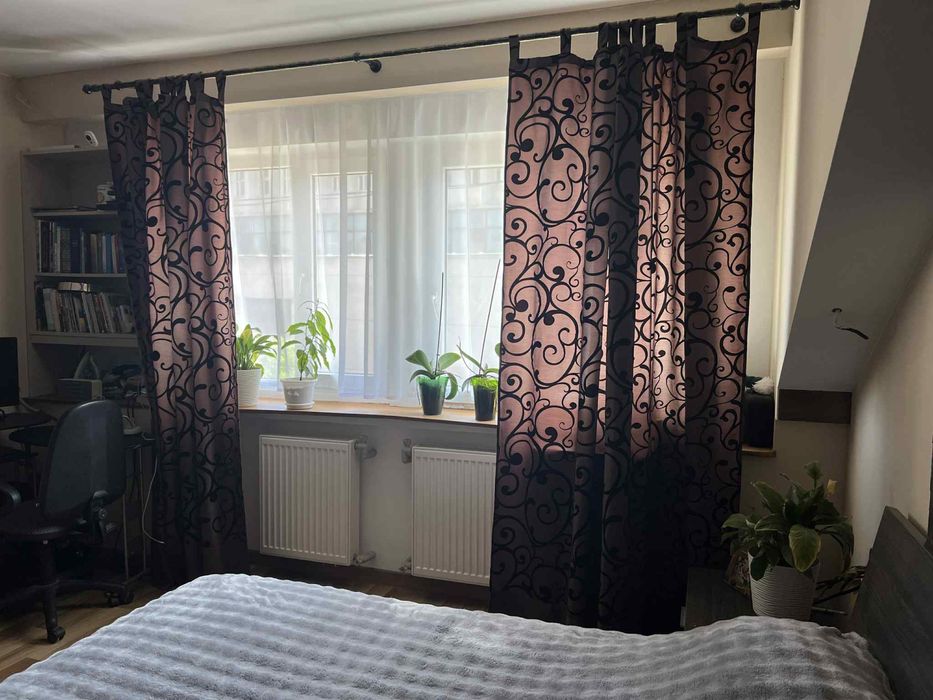 Квартира поряд з центром з двориком та ремонтом