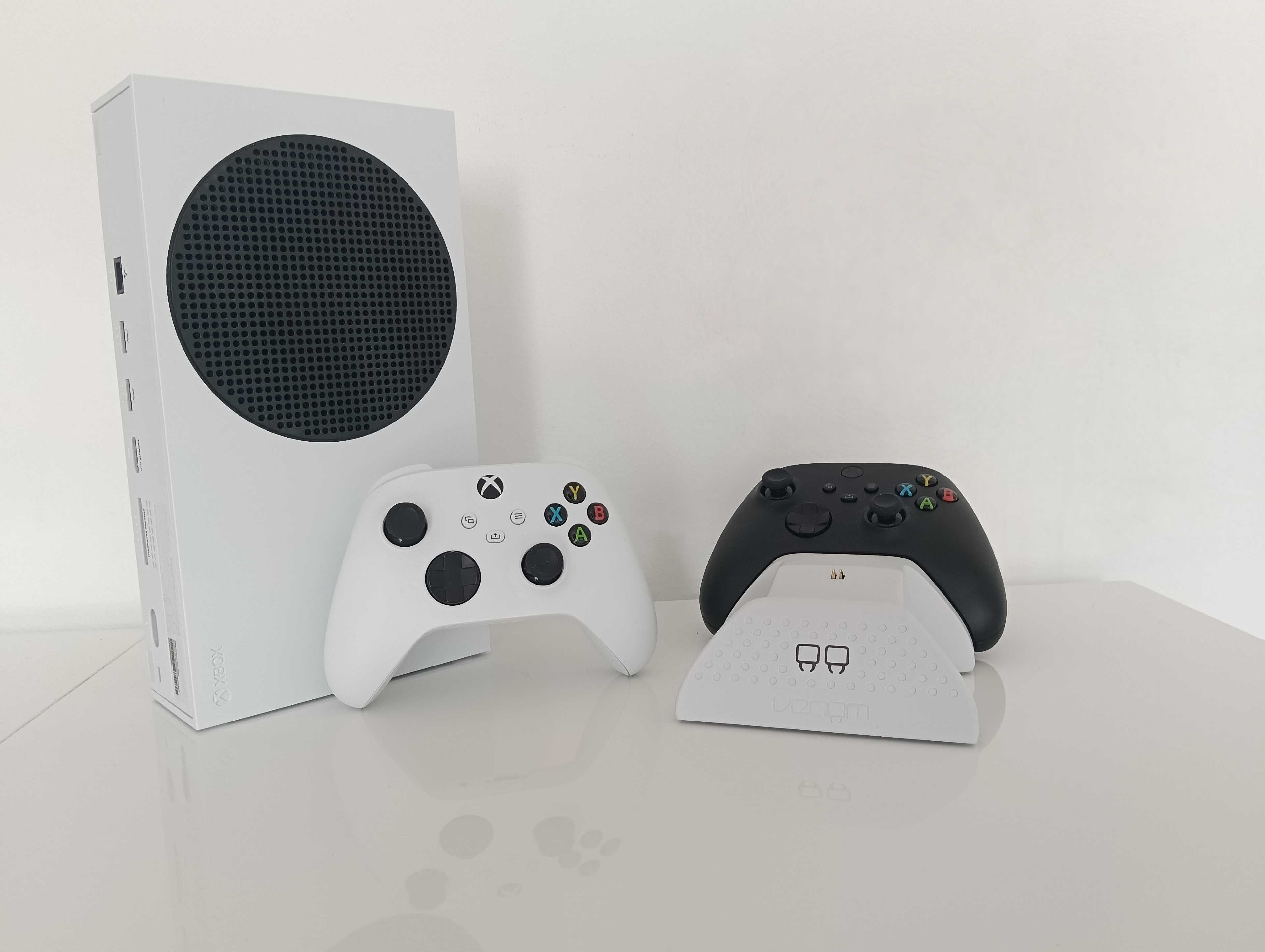 Xbox Series S + 2 pady + stacja ładująca - gwarancja