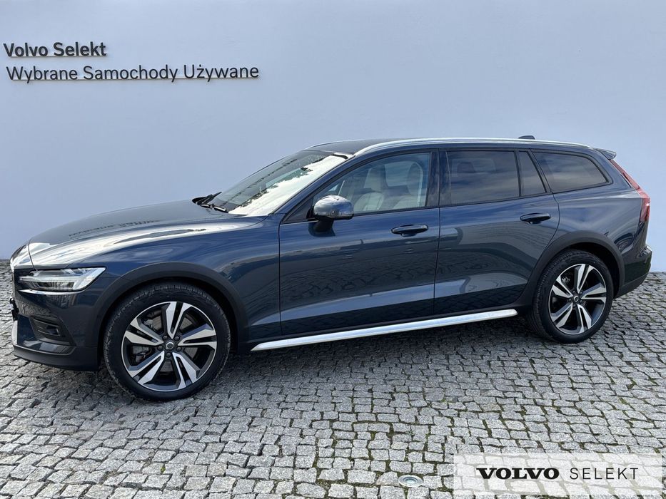 Volvo V60 Cross Country VOLVO V60 CC B5 B AWD Plus Bright aut
