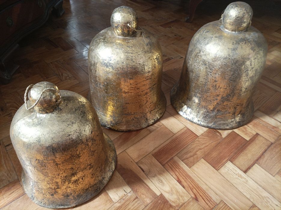Grandes sinos para decoraçãoo maior tem de altura 47cm e diâmetro 40