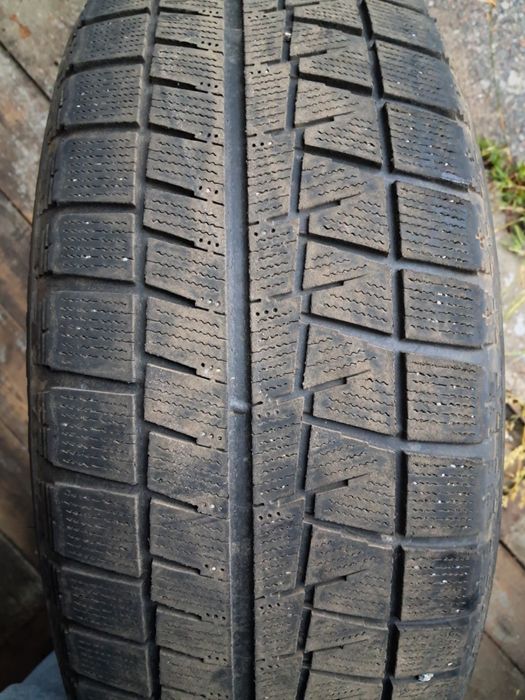 Bridgestone Blizzak REVO 215/60R16 95S