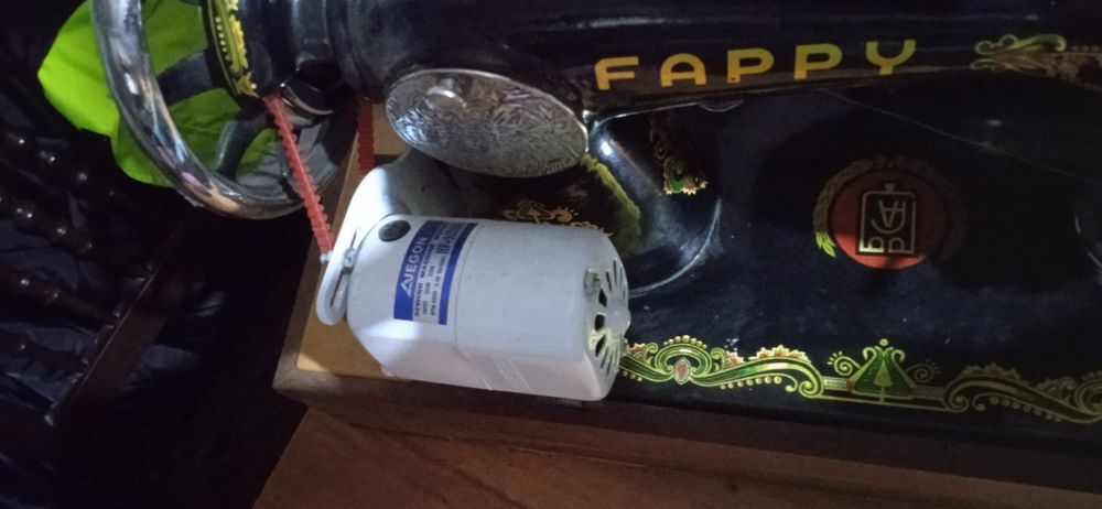 Vendo máquinas de costura antigas