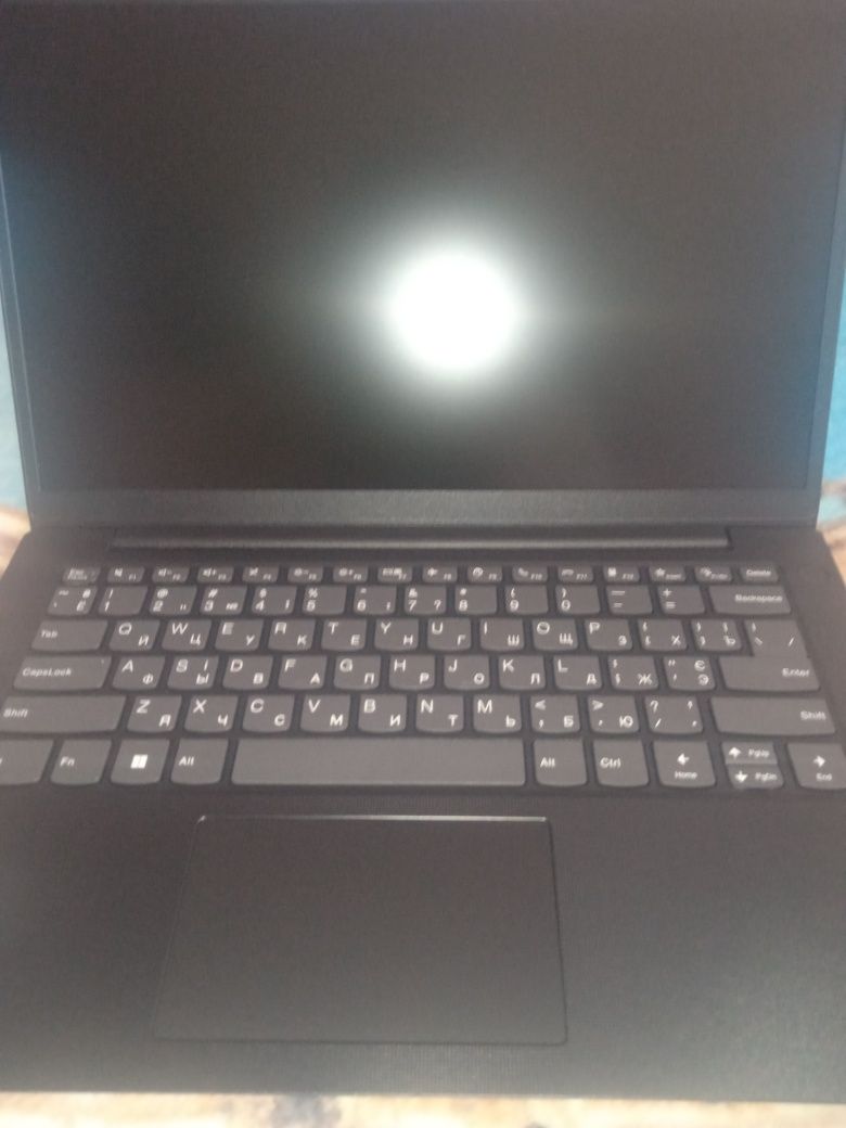 Ноутбук Lenovo V14