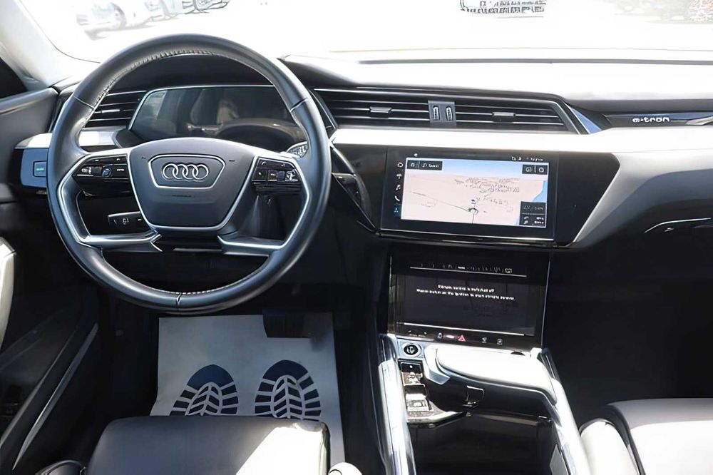 Audi e-tron Sportback quattro      2021