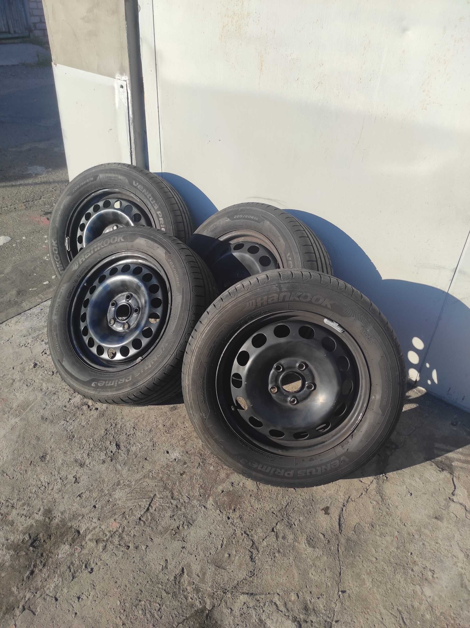 Летняя резина Hankook ventus prime 3 205/60/16 почти новая