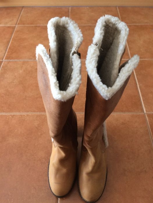 Botas castanhas novas em pele Tamaris Active