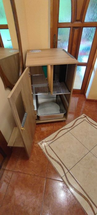 Ukryta duża kuweta dla kota Maine Coon – toaletka, meble dla kota