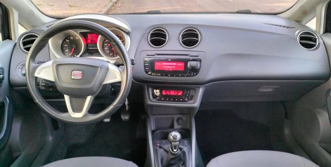 SEAT Ibiza Stylance 1.4 16V (09/2008) – 75.430 km – Como novo