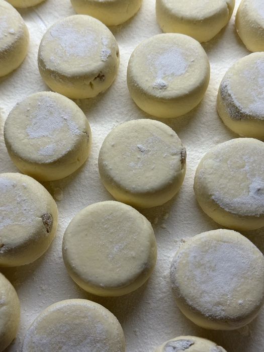 Домашні напівфабрикати сирники вареники пельмені