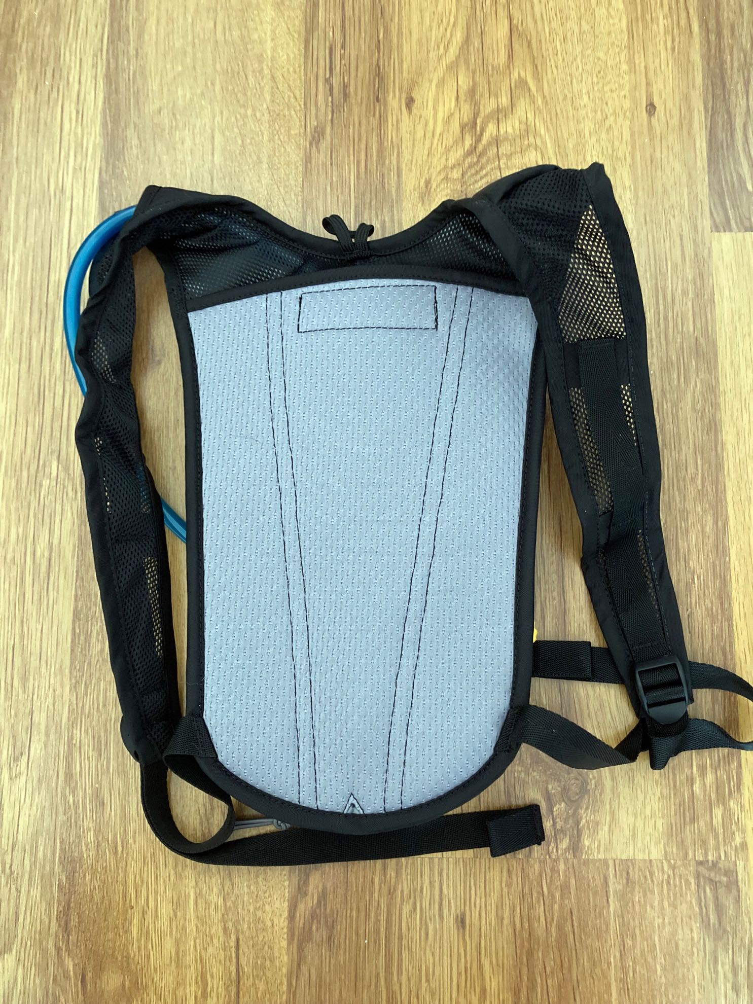 Vendo mochila Camelbak com depósito