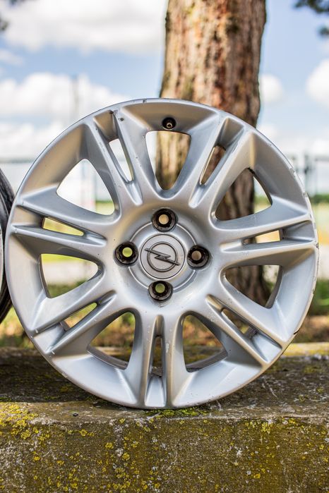 Felgi aluminiowe Opel Corsa ( x 4 ) Rozmiar 15
