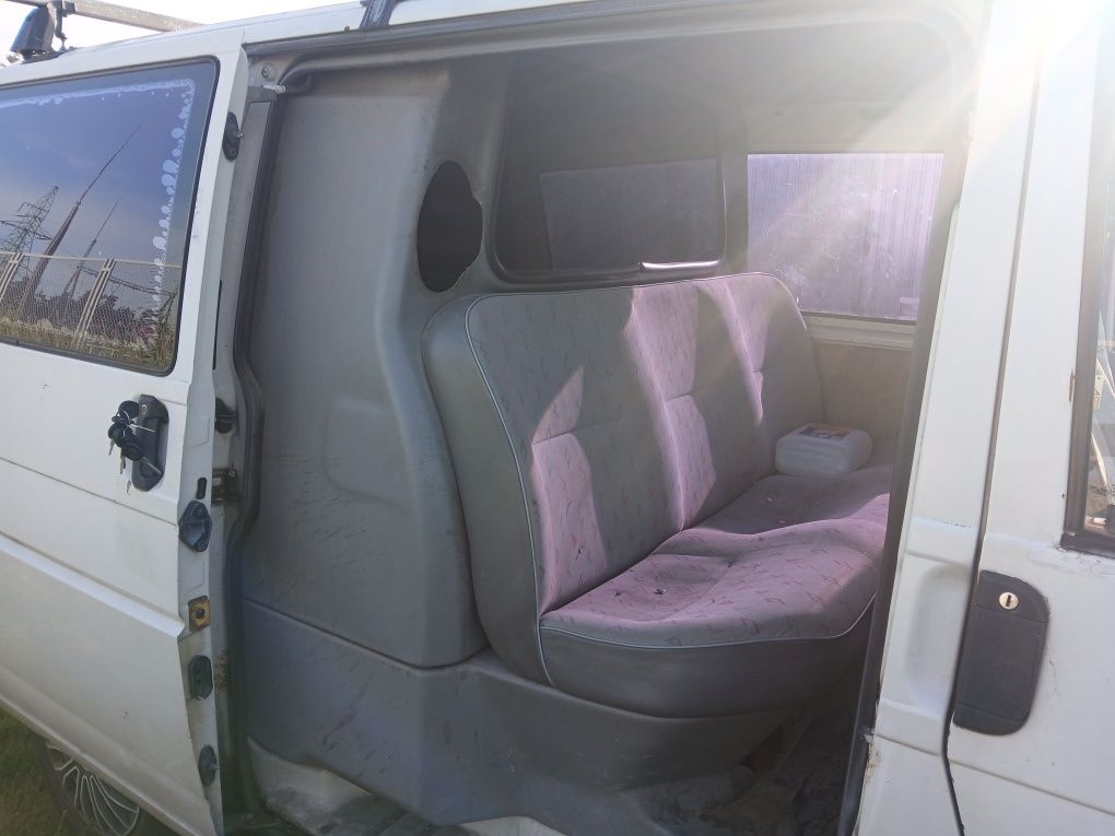 Vw Transporter 1.9 TD brygadówka 5 osobowa wspomaganie