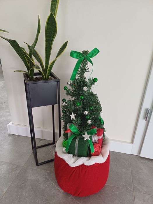 Ozdoby świąteczne, choinka, choinka pluszowa.
Jako ozdoba na Święta Bo