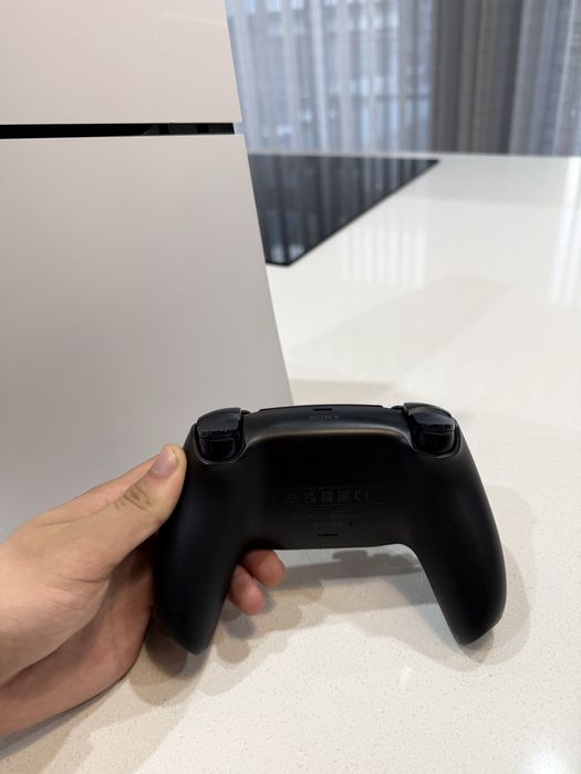 Playstation 5 Slim 290€(sem comando) 340€(com comando)