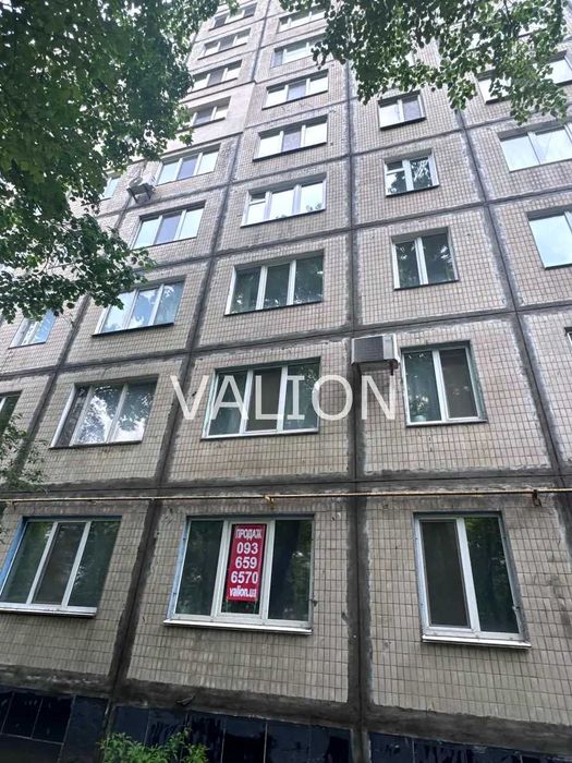 Продаж 3 кім. квартири без ремонту, метро Дорогожичі, вулиця Бакінська