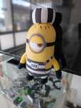 promo:Peluche Minions Despicable Me 3 Prisioneiro 123 28cm