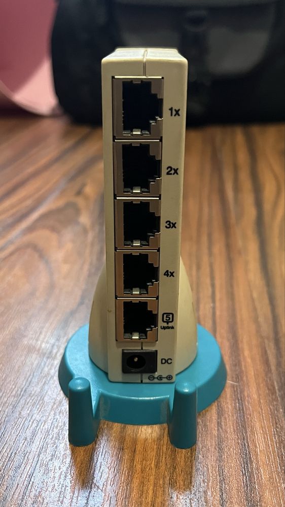 Switch/Router D-Link DE-805TP