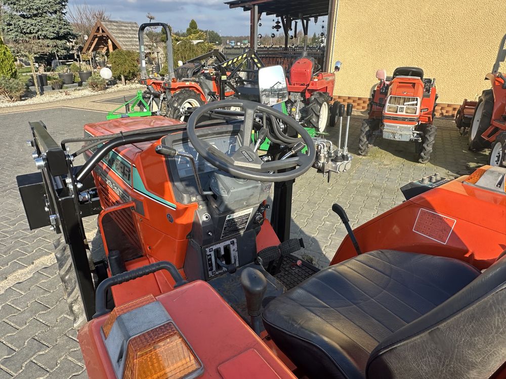 Mini traktor Kubota L1-225D 4x4 wspomaganie