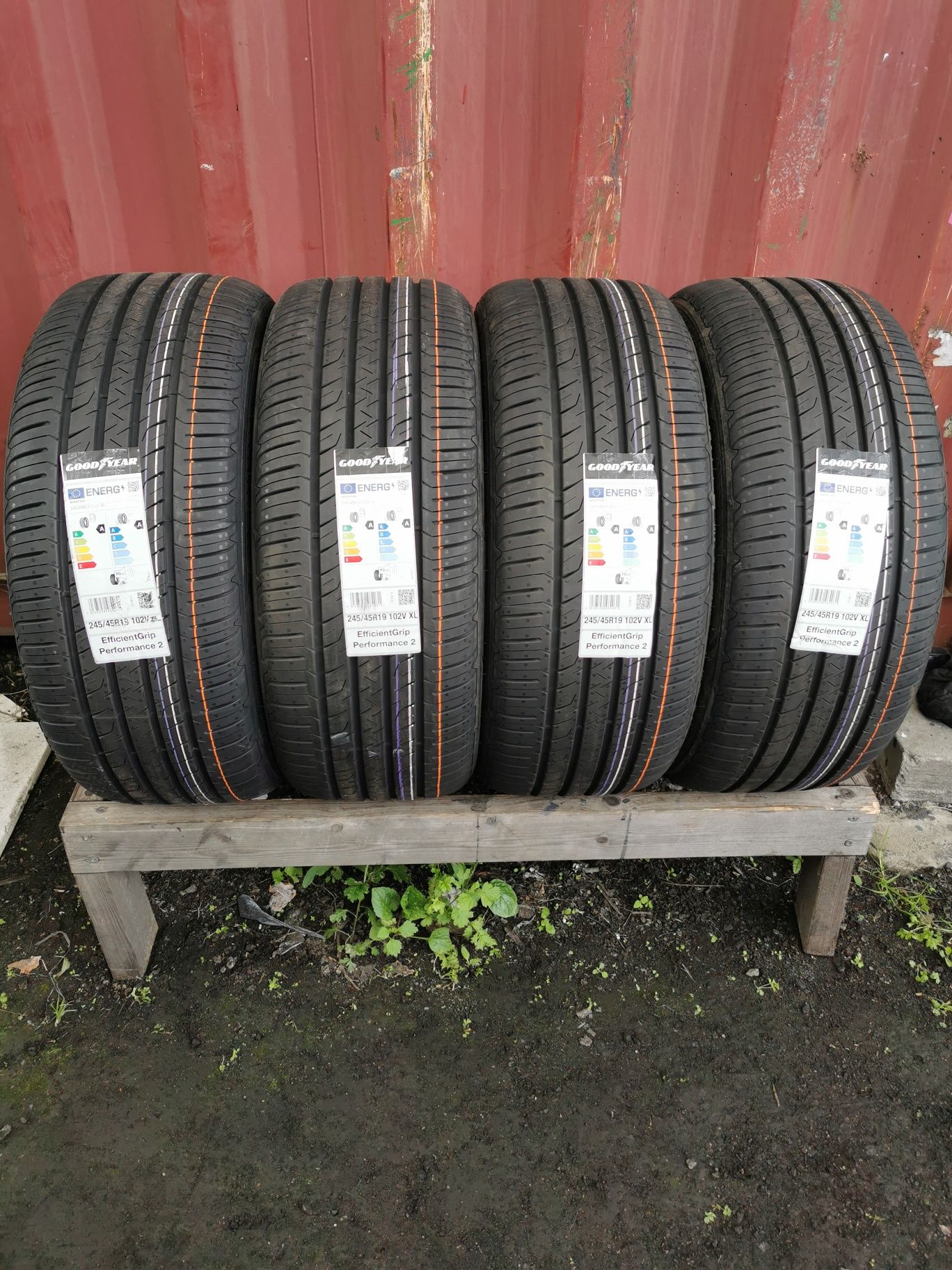 Nowe opony letnie Goodyear efficientgrip performance 2 245/45/19 102V
