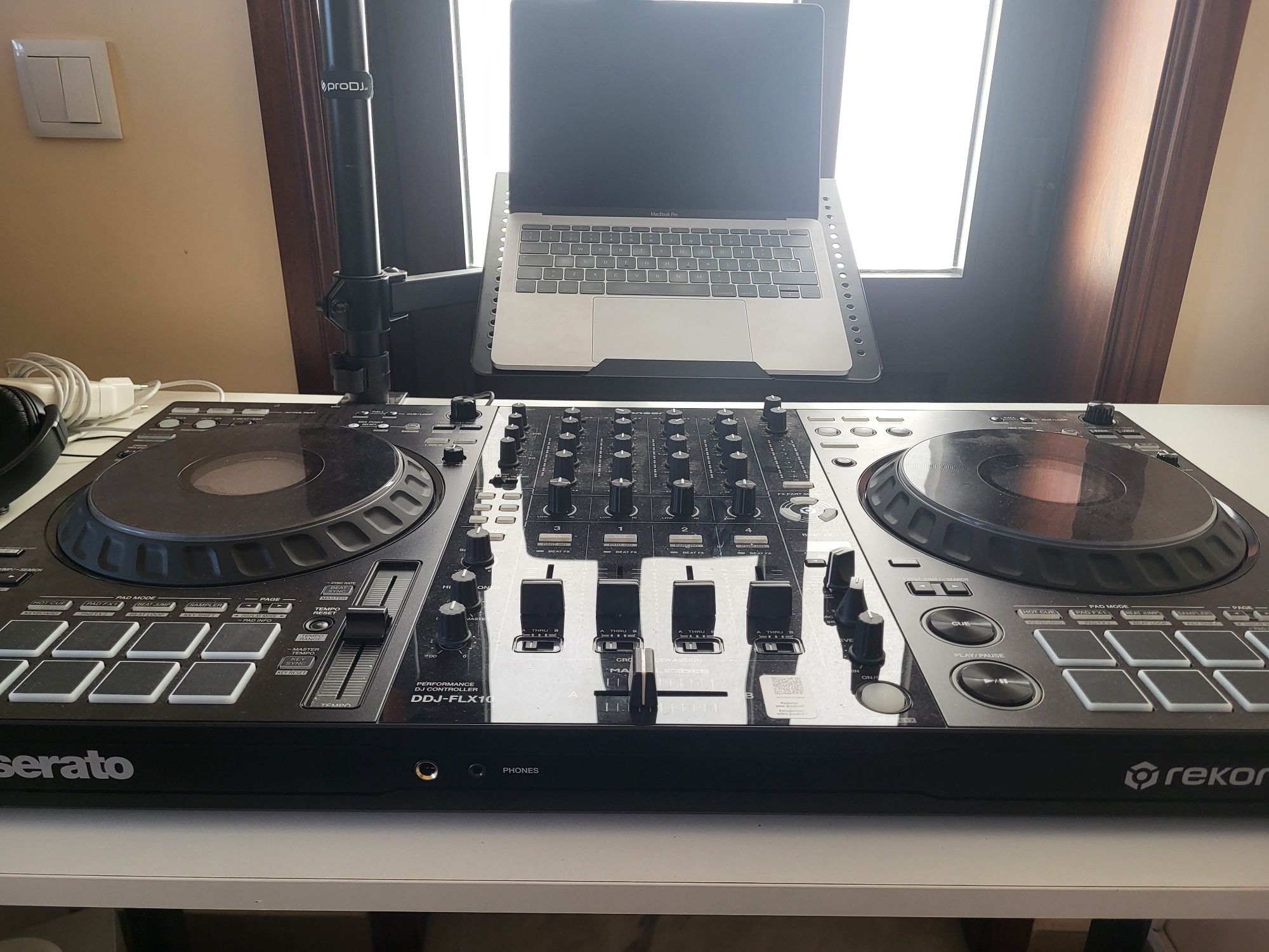 Controladora Pioneer DDJ FLX 10 Alugar