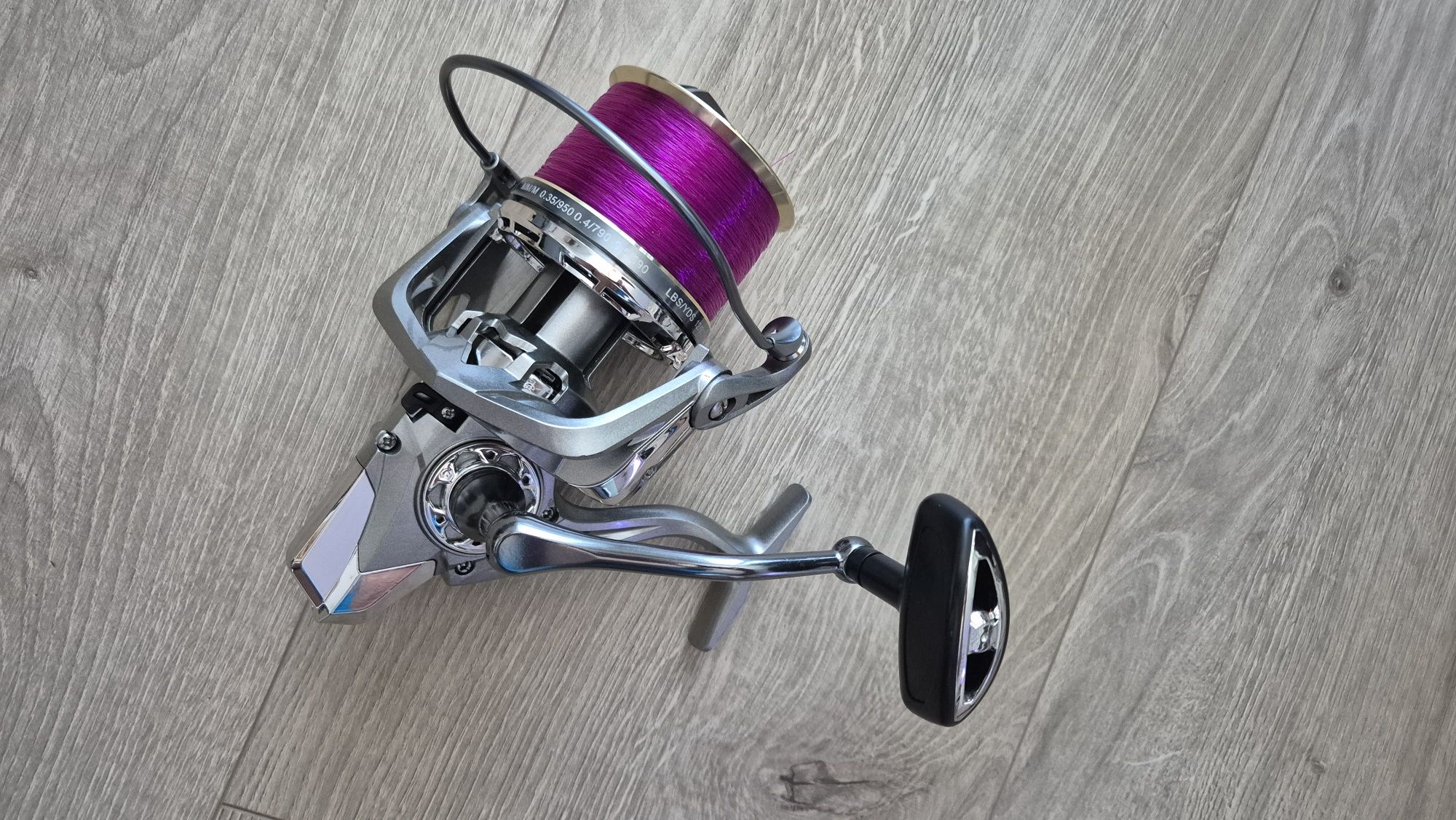 Kołowrotek NGK 14000