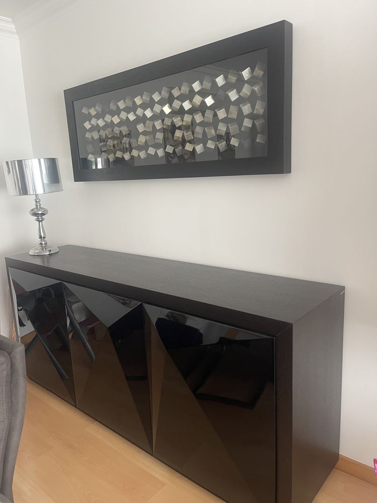Aparador e quadro - Conjunto de Luxo