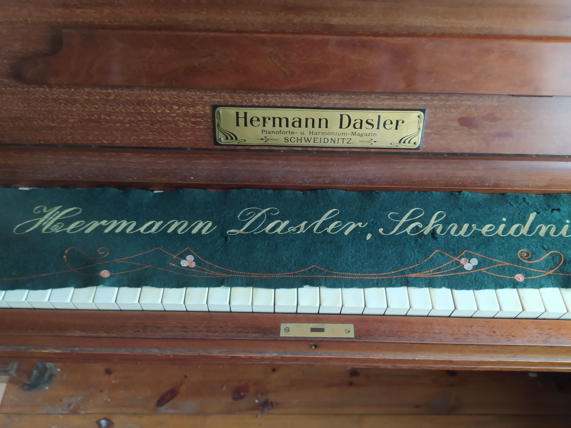 Hermann Sadler pianino