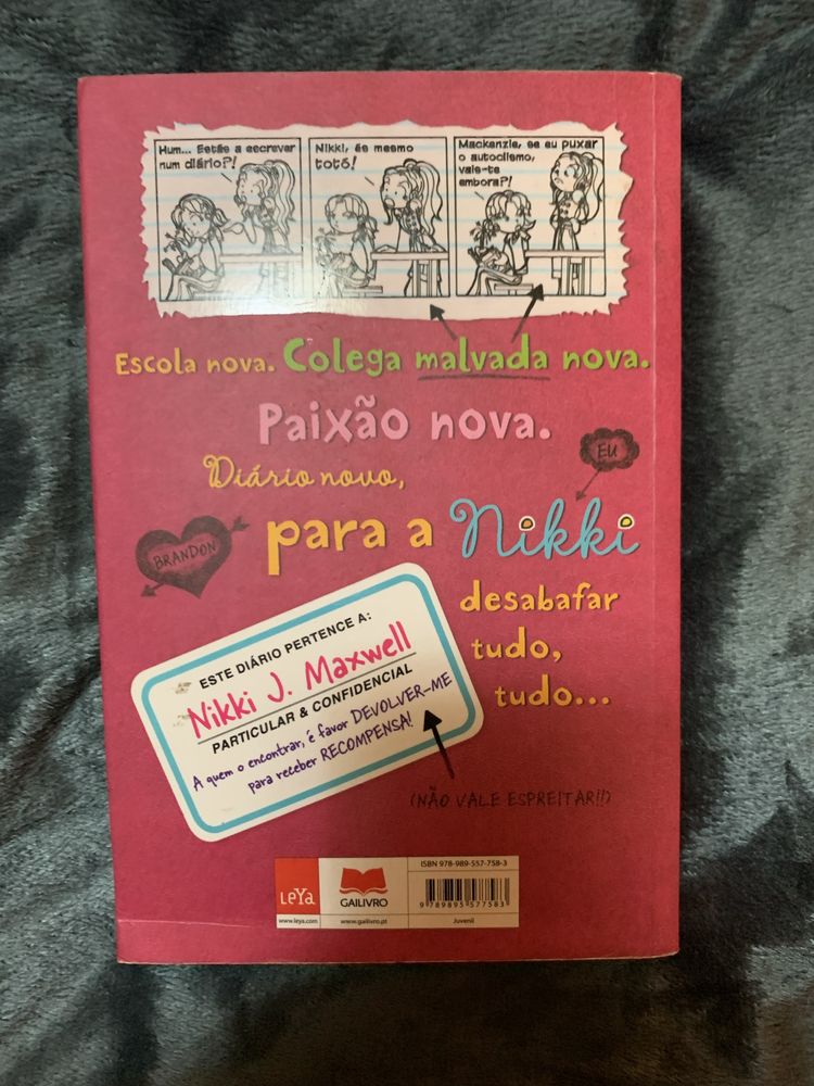 Livro “Diário de uma totó 1”