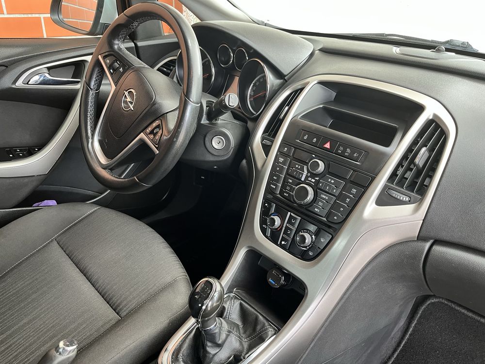 Opel Astra Cosmo 1.4