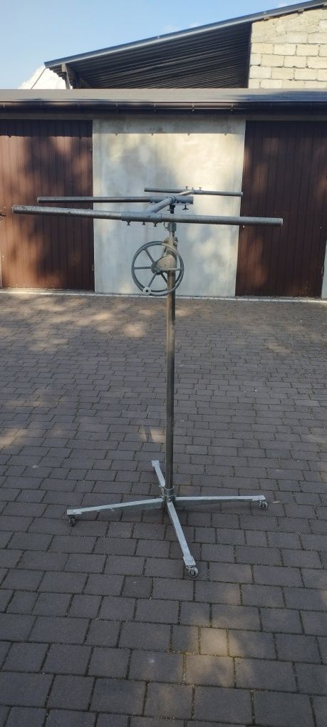Podnośnik do karton gipsu