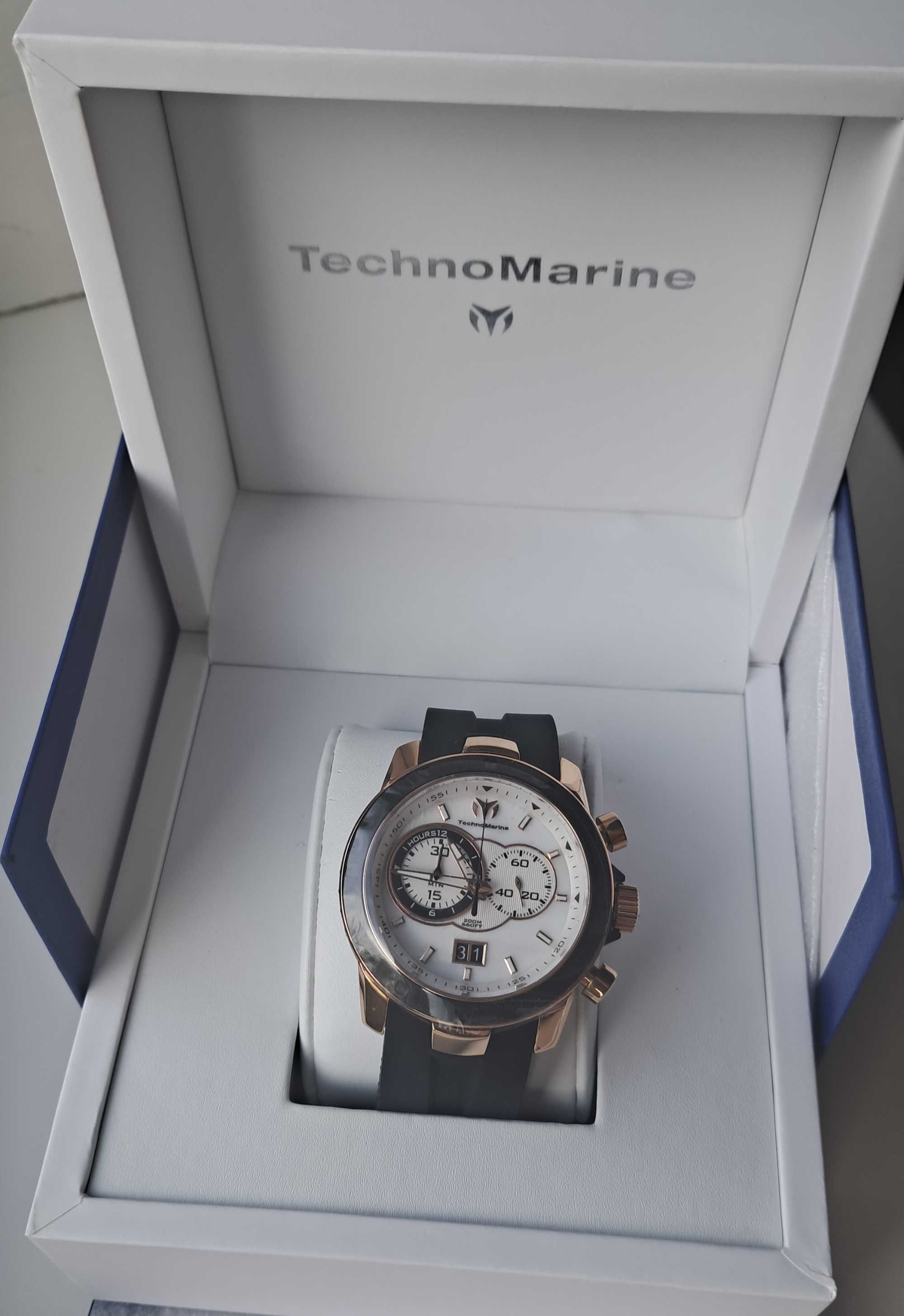 Мужские часы TechnoMarine UF6 Swiss Ronda 5020.B отInvicta (Инвикта)