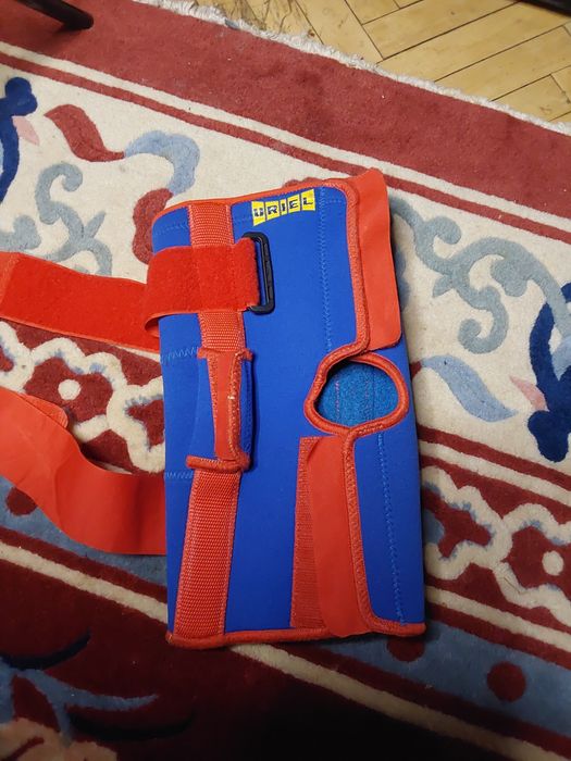 Детский бандаж для ноги колена на шарнирах Uriel