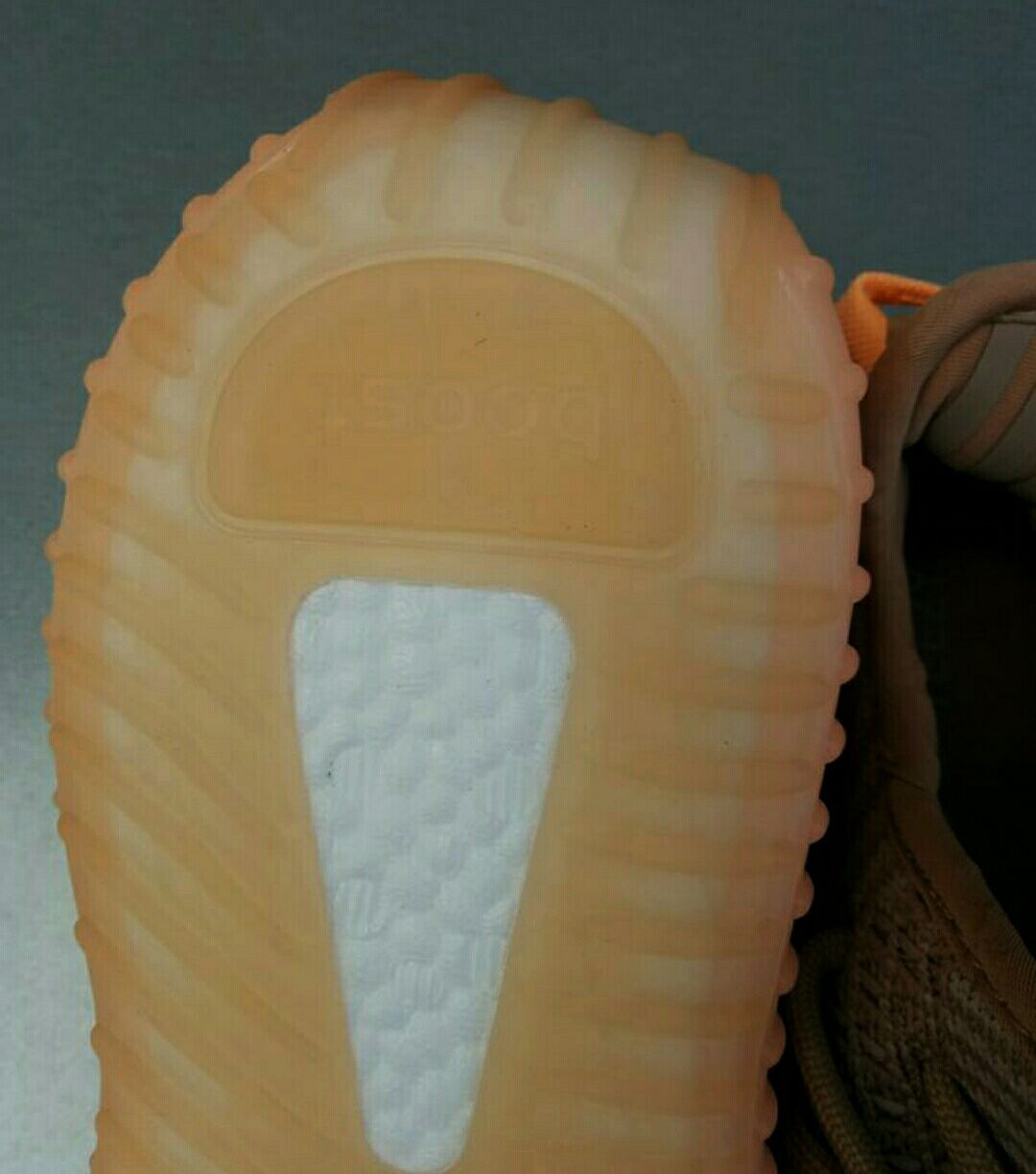 Adidas Yeezy Boost 350 кроссовки женские бежево оранжевые р 36,37
