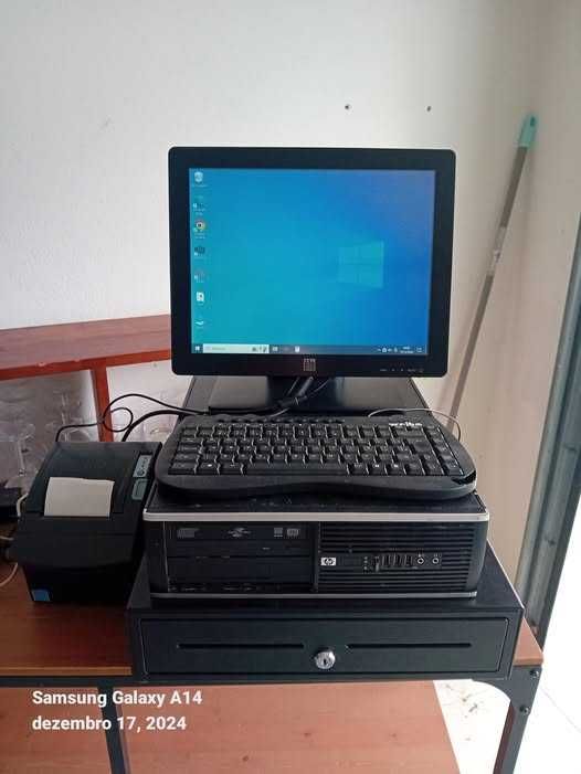 Computador, impressora e gaveta