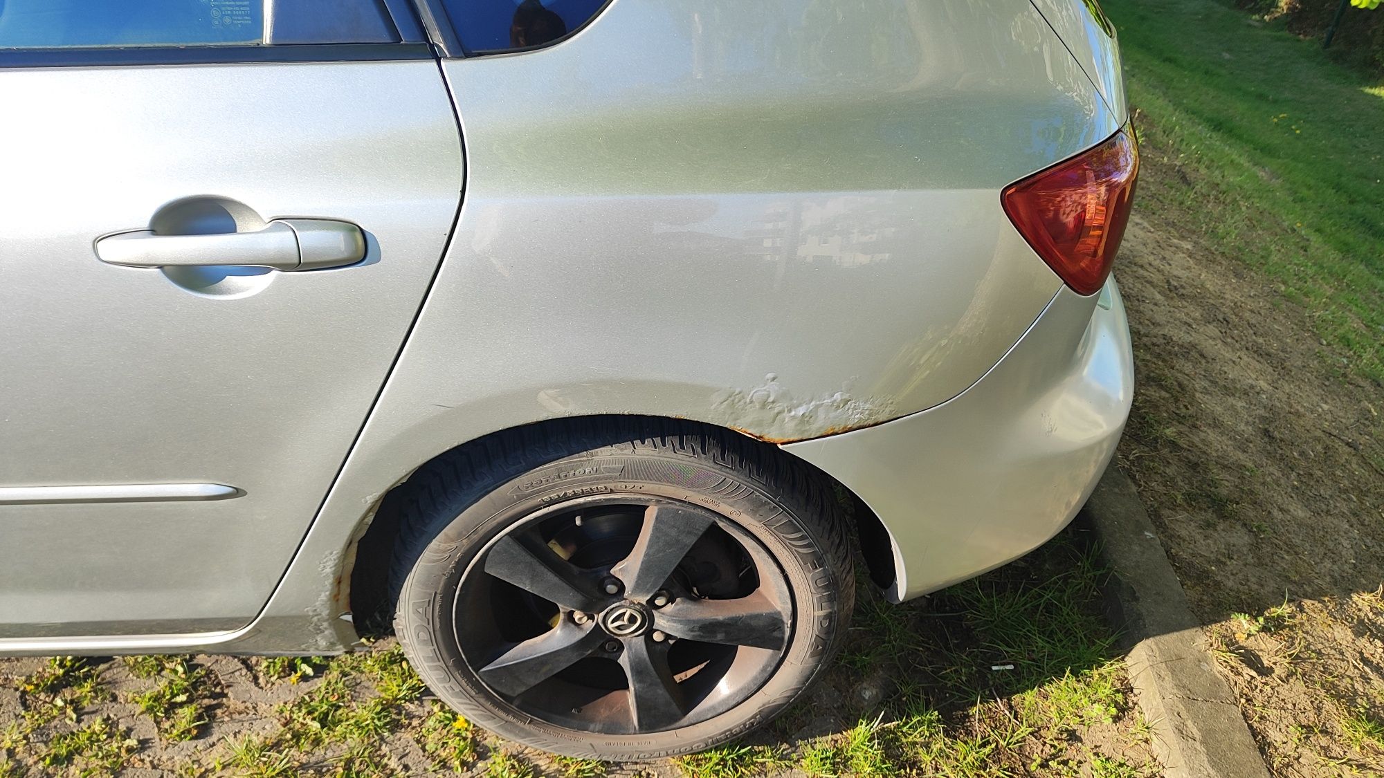 Mazda 3 hatchback 2005 srebrny