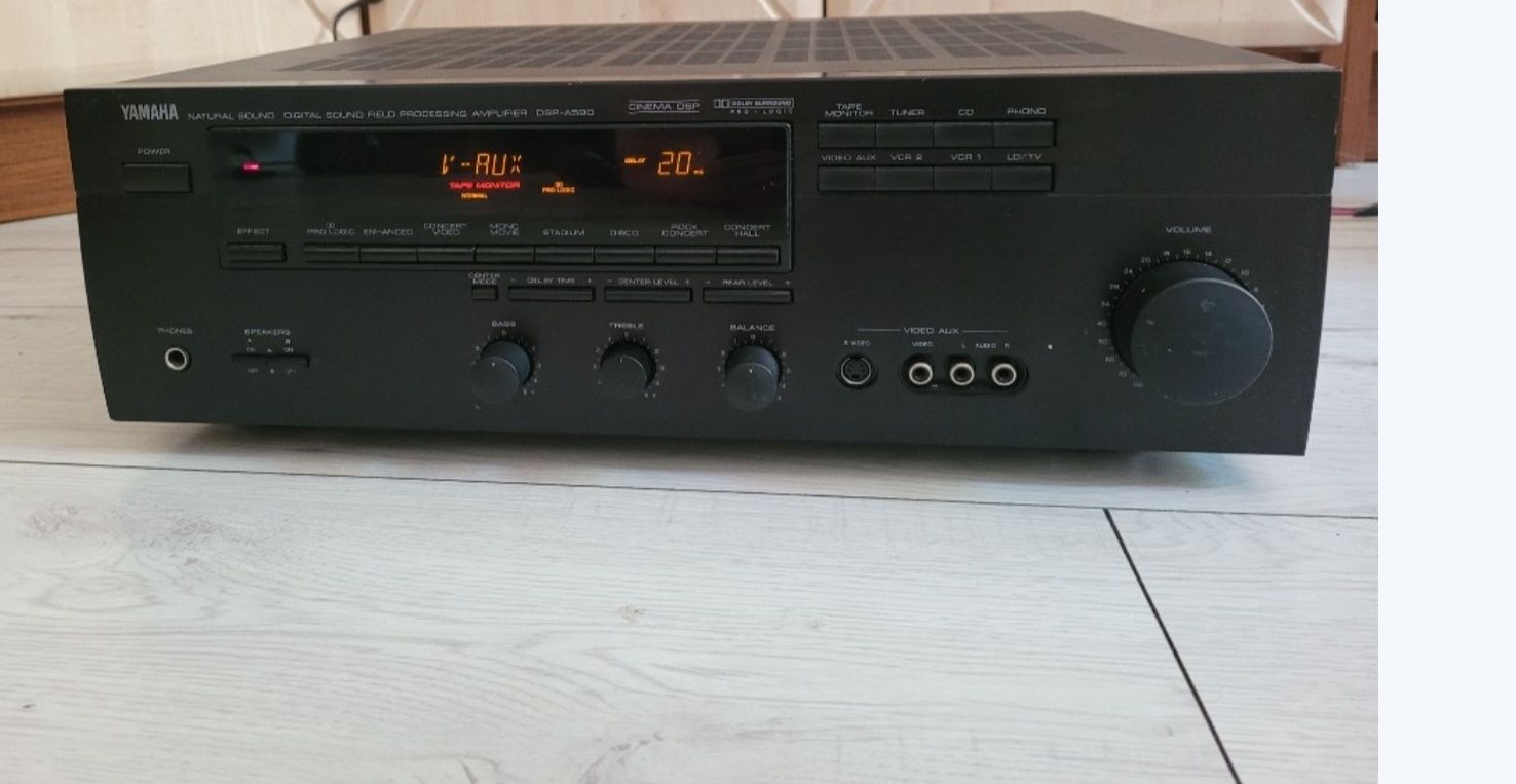 Wzmacniacz stereo Yamaha dsp590  z procesorem dźwięku