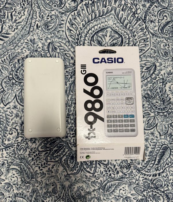 Casio fx-9860GIII — Calculadora Gráfica