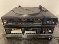 Aparelhagem antiga vintage Sanyo vinyl radio e cassetes