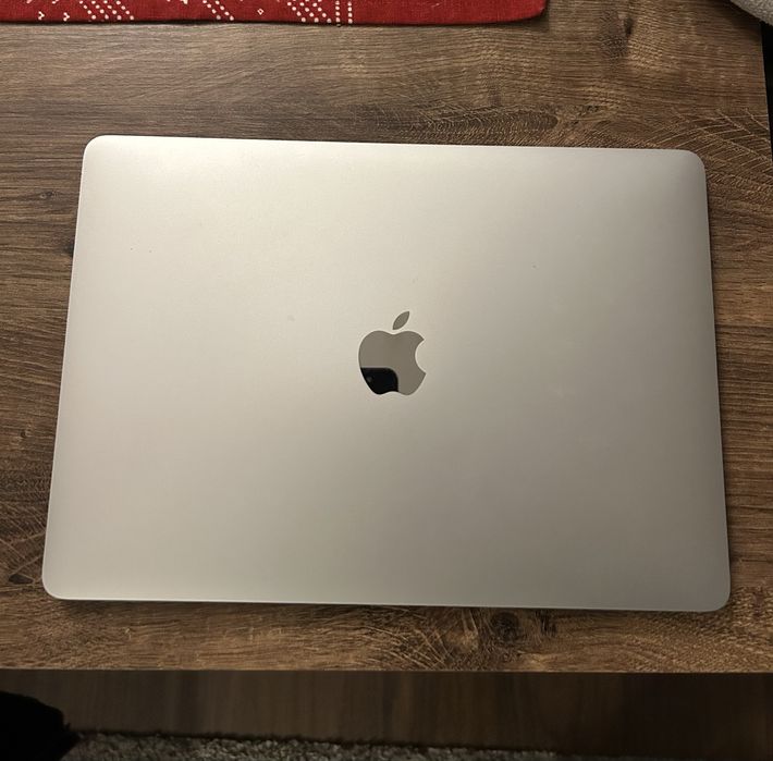 Macbook Pro 13" 2017/Intel i5/8GB RAM/128GB SSD